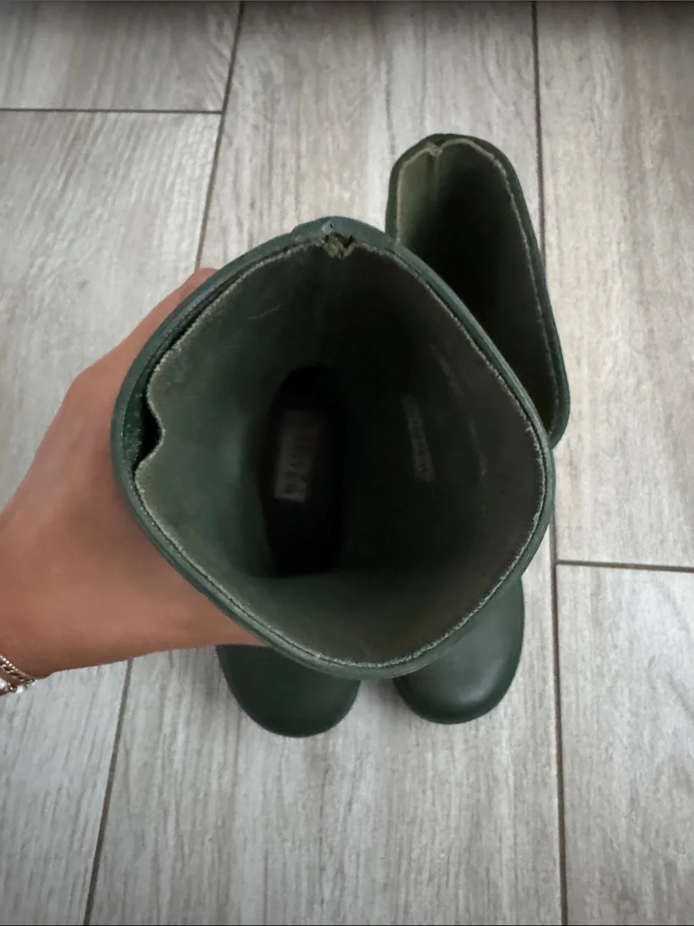 Hunter Kids Dark Green Waterproof Rain Boots- size 9